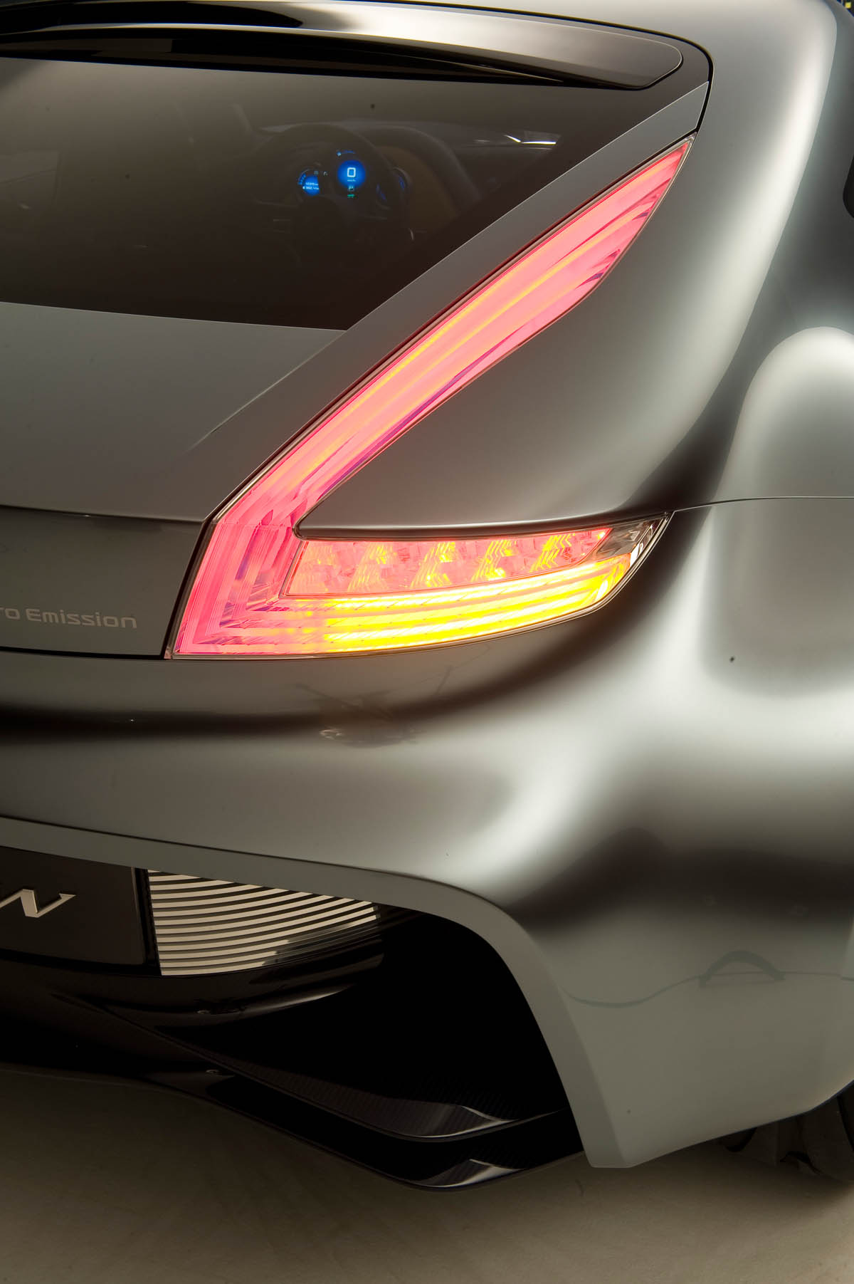 Nissan Esflow sports car