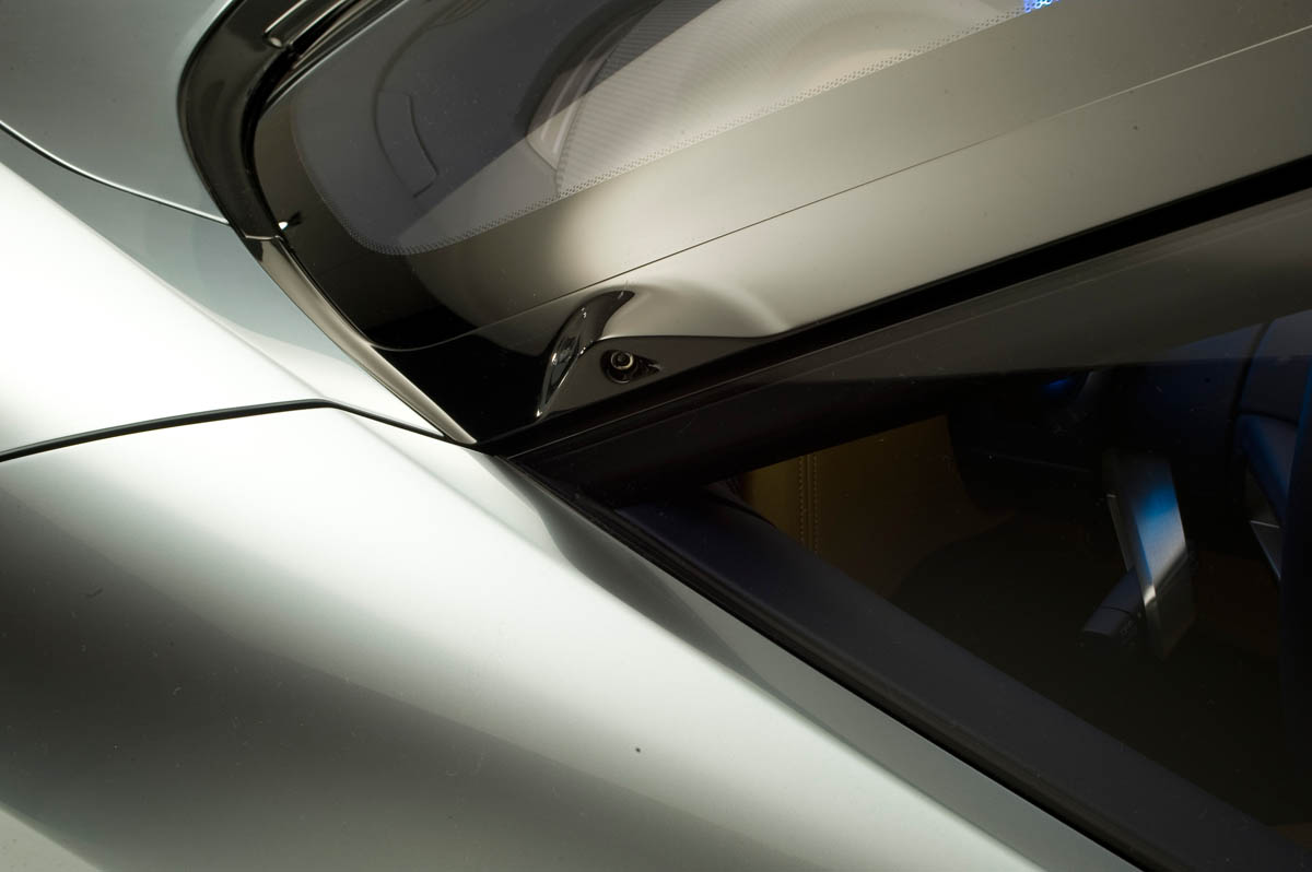 Nissan Esflow sports car
