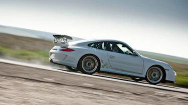 Porsche 911 GT3 RS v Ferrari 458 Italia