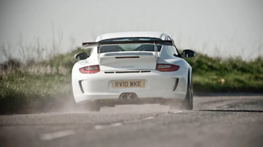 Porsche 911 GT3 RS v Ferrari 458 Italia