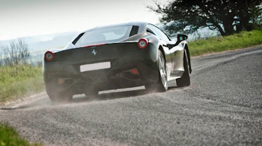 Porsche 911 GT3 RS v Ferrari 458 Italia