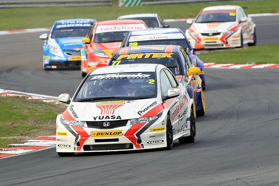 British Touring Car Championship Round 1: Brands Hatch - Matt Neal, race three, 2011, Honda Civic, Brands Hatch Indy