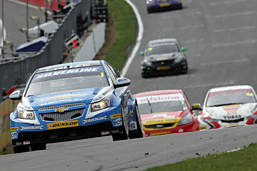 British Touring Car Championship Round 1: Brands Hatch - Jason Plato leading the pack