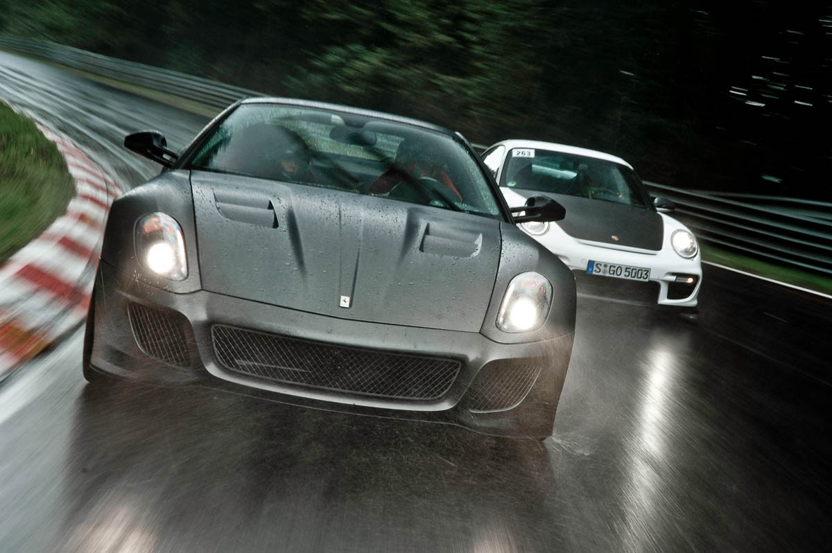 Porsche 911 GT2 RS v Ferrari 599 GTO