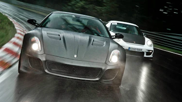 Porsche 911 GT2 RS v Ferrari 599 GTO