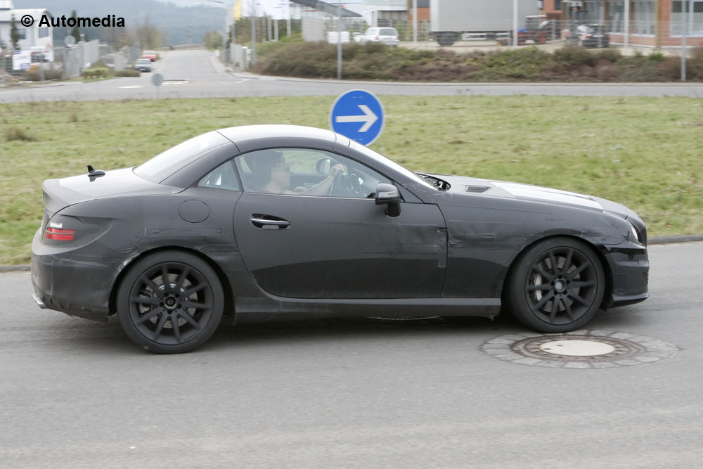 Mercedes-Benz SLK63 AMG spy shots
