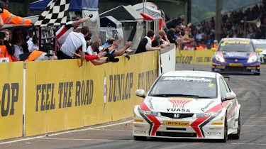 British Touring Car Championship Round 3: Thruxton