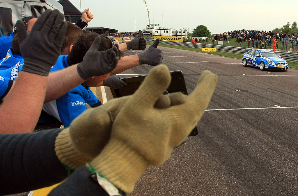 British Touring Car Championship Round 3: Thruxton
