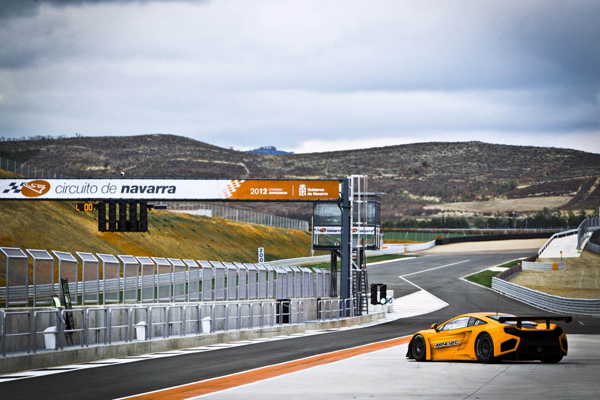 McLaren MP4-12C GT3 racing car: new pictures and video