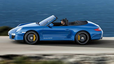 Porsche 911 Carrera 4 GTS news and pictures