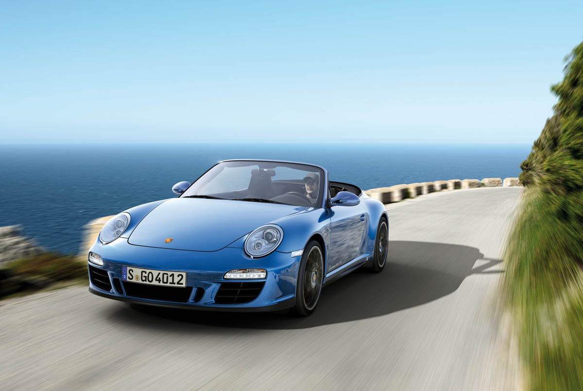 Porsche 911 Carrera 4 GTS news and pictures