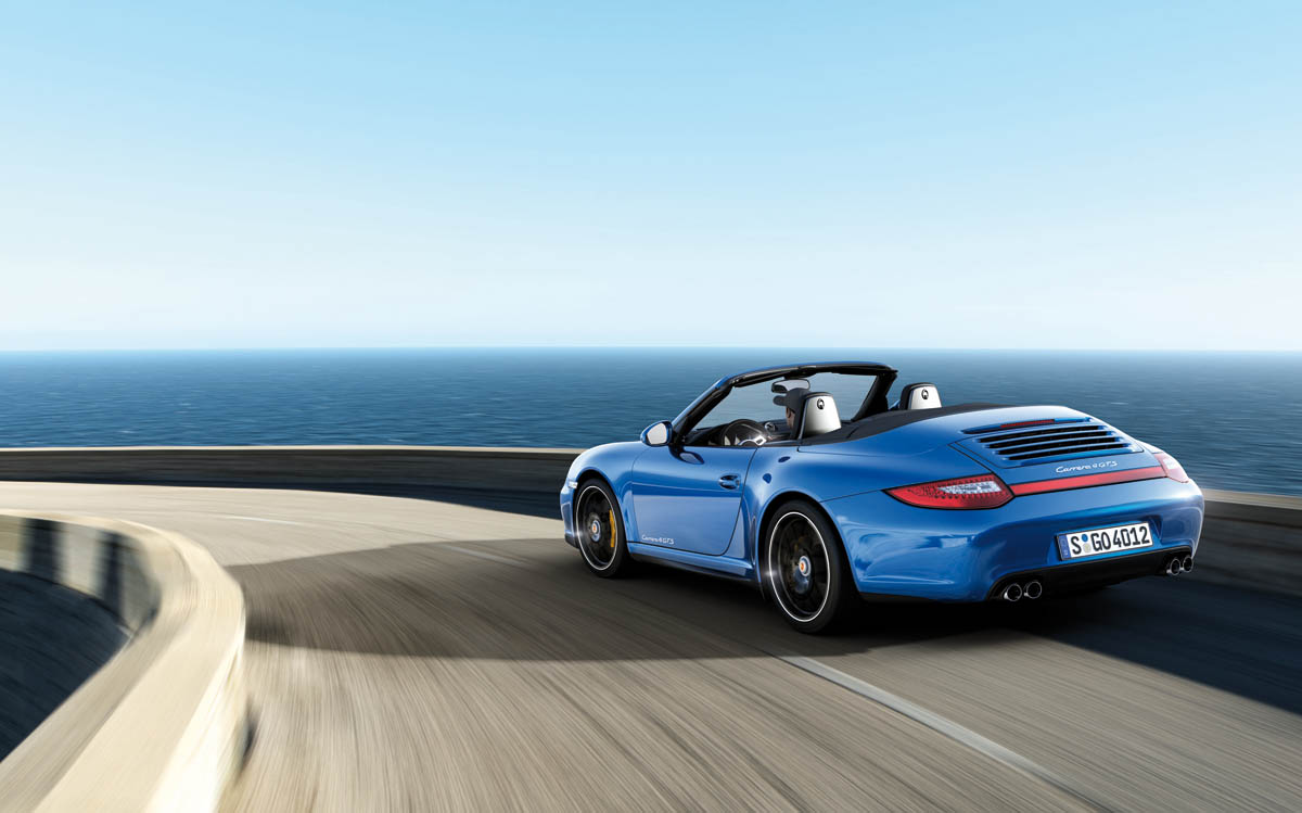 Porsche 911 Carrera 4 GTS news and pictures