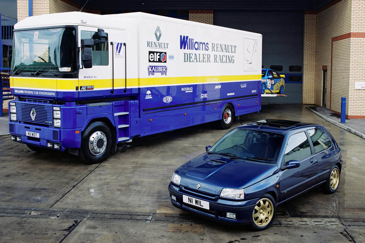 2011 Renaultsport trackday calendar revealed