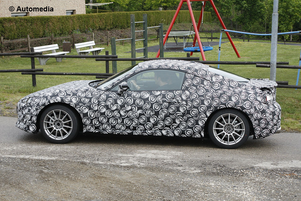 Toyota FT-86 coupe spy shots
