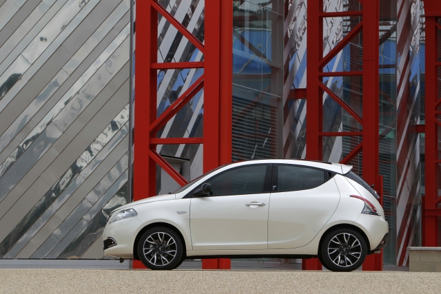 Lancia Ypsilon Chrysler Ypsilon review and pictures