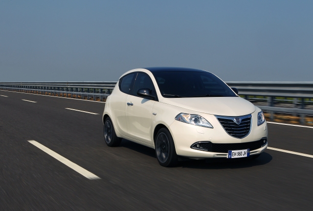 Lancia Ypsilon Chrysler Ypsilon review and pictures