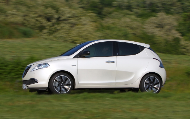 Lancia Ypsilon Chrysler Ypsilon review and pictures