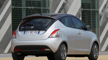 Lancia Ypsilon Chrysler Ypsilon review and pictures
