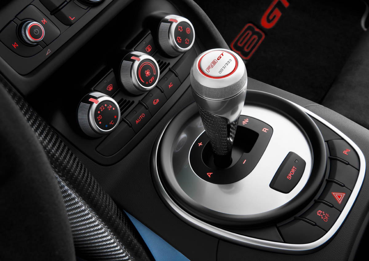 Audi R8 GT Spyder supercar official pictures