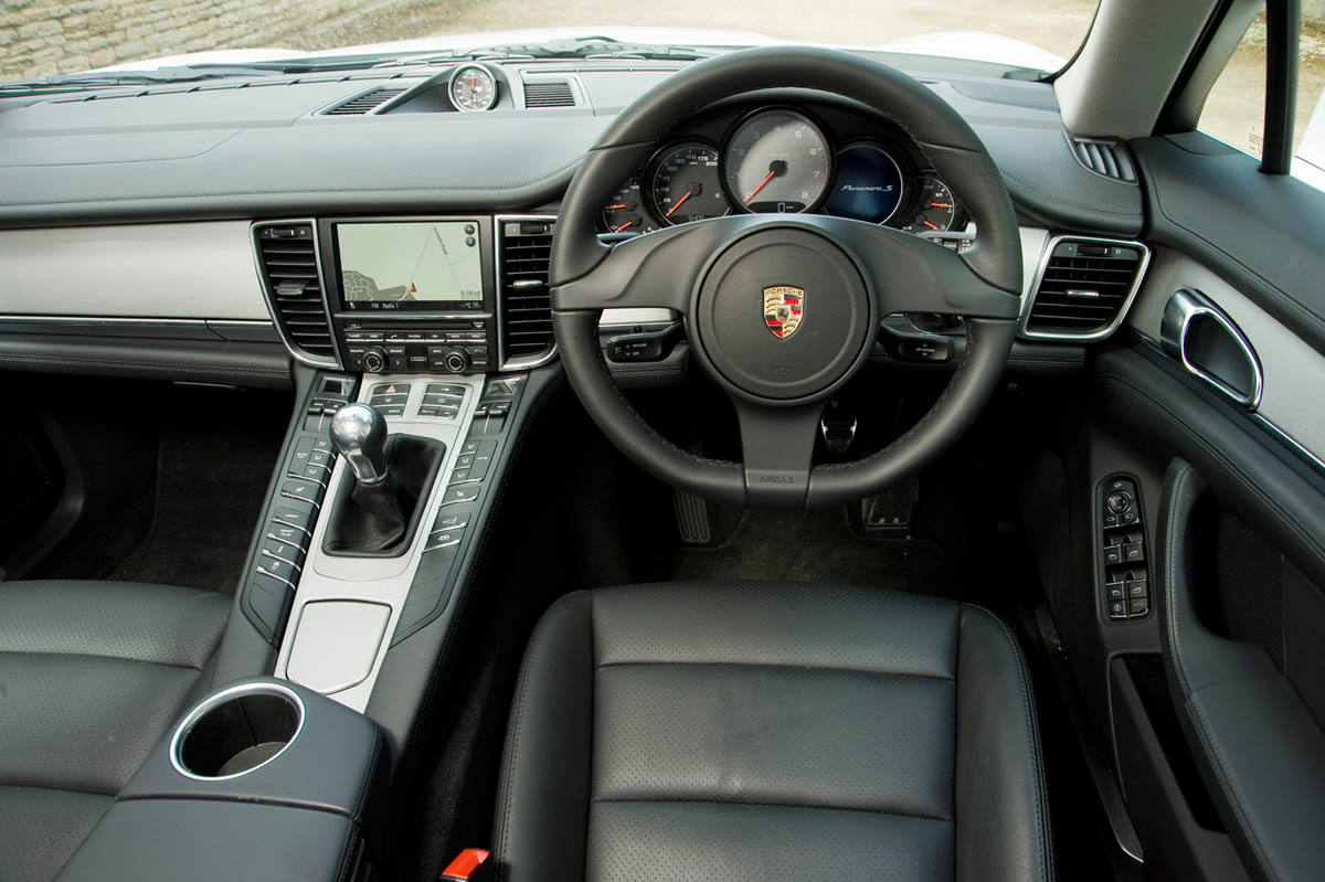Porsche Panamera S manual