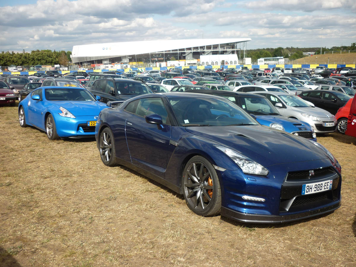 Nissan 370Z and GT-R