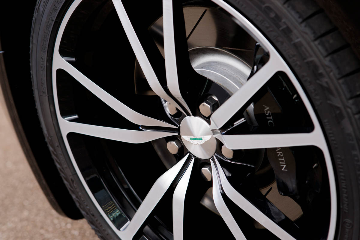 Aston Martin N420 Roadster wheel