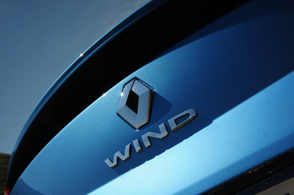 Renault Wind badge
