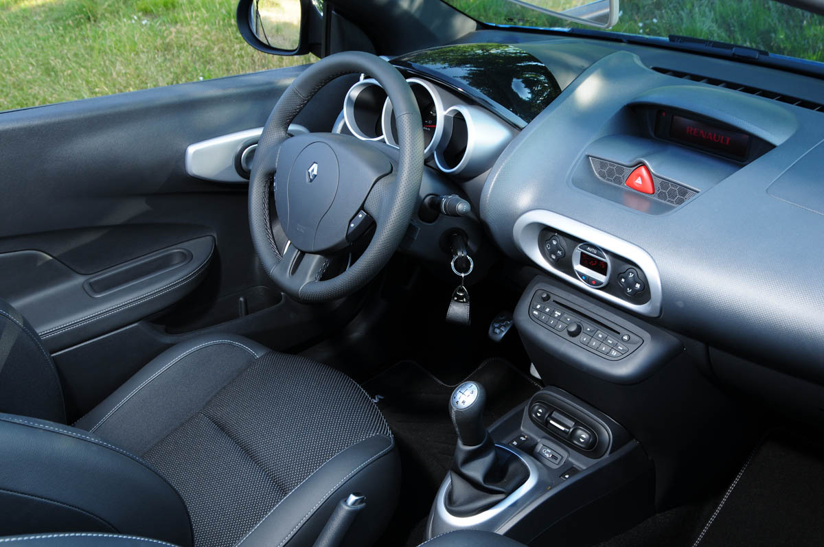 Renault Wind interior