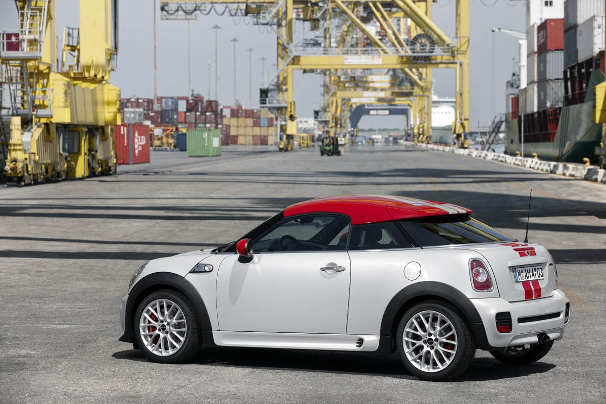 Mini Coupe Cooper action video
