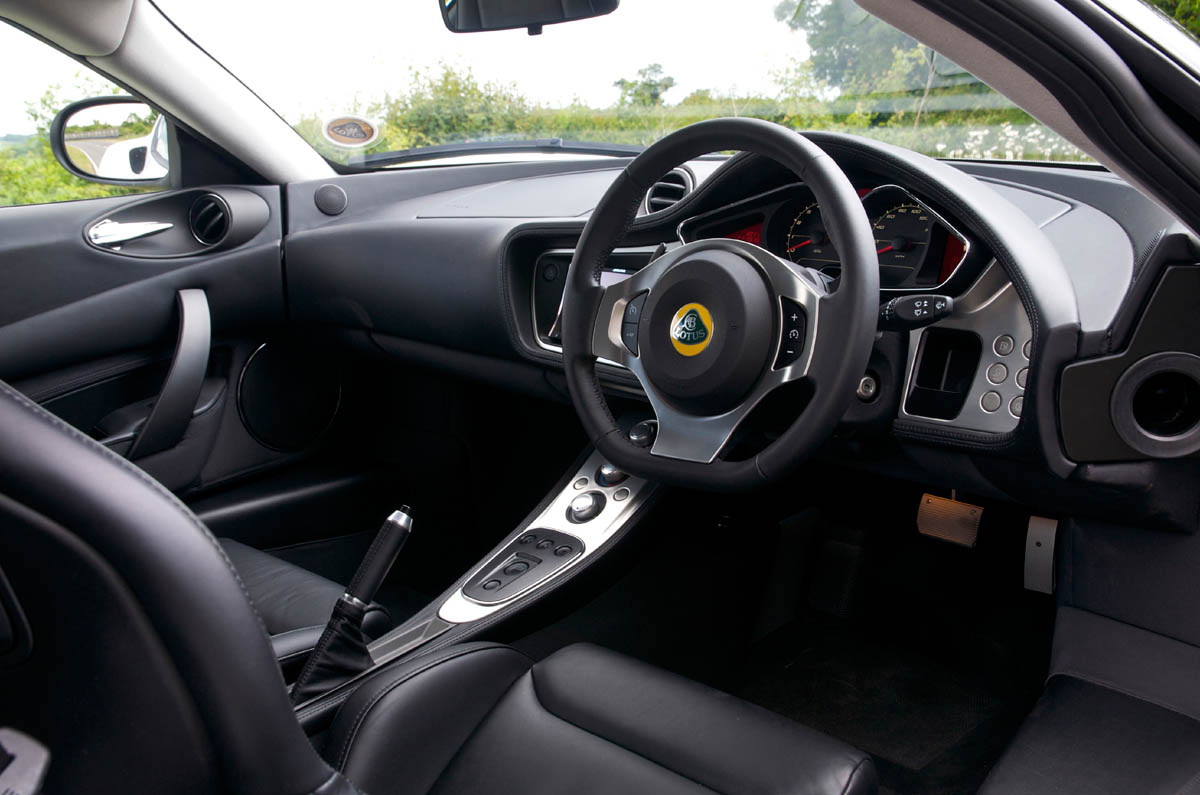Lotus Evora IPS interior