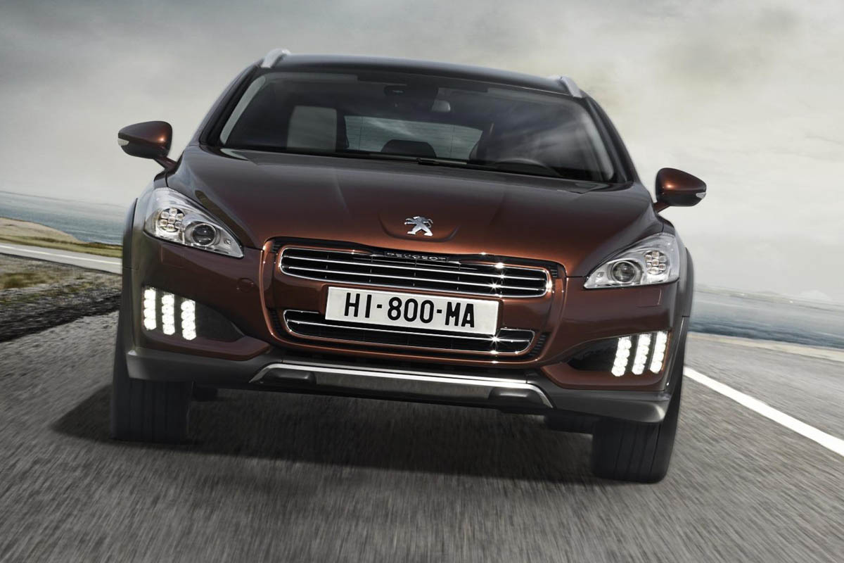 Diesel-hybrid Peugeot 508 RXH