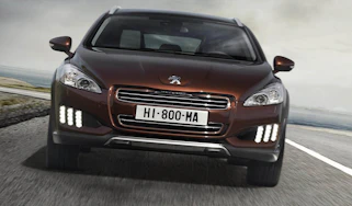 Diesel-hybrid Peugeot 508 RXH