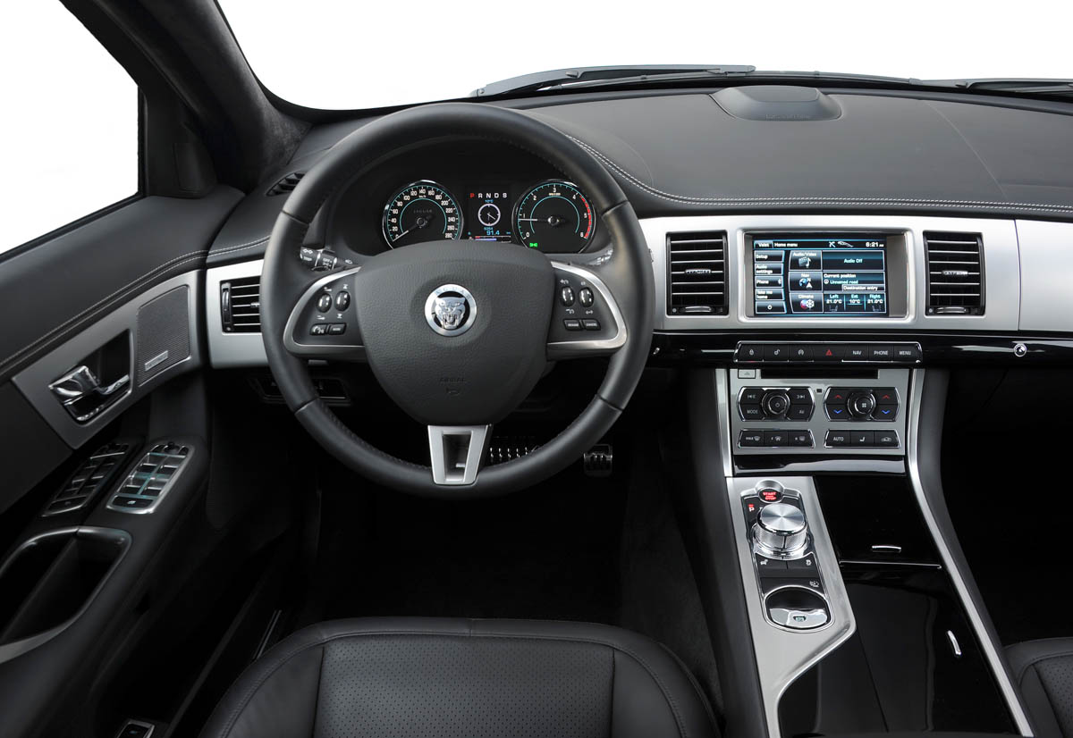 2012 Jaguar XF 2.2D interior