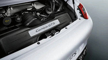 Porsche 911 Carrera GTS Cabriolet engine