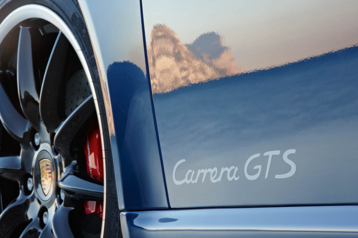 Porsche 911 Carrera GTS Cabriolet badge
