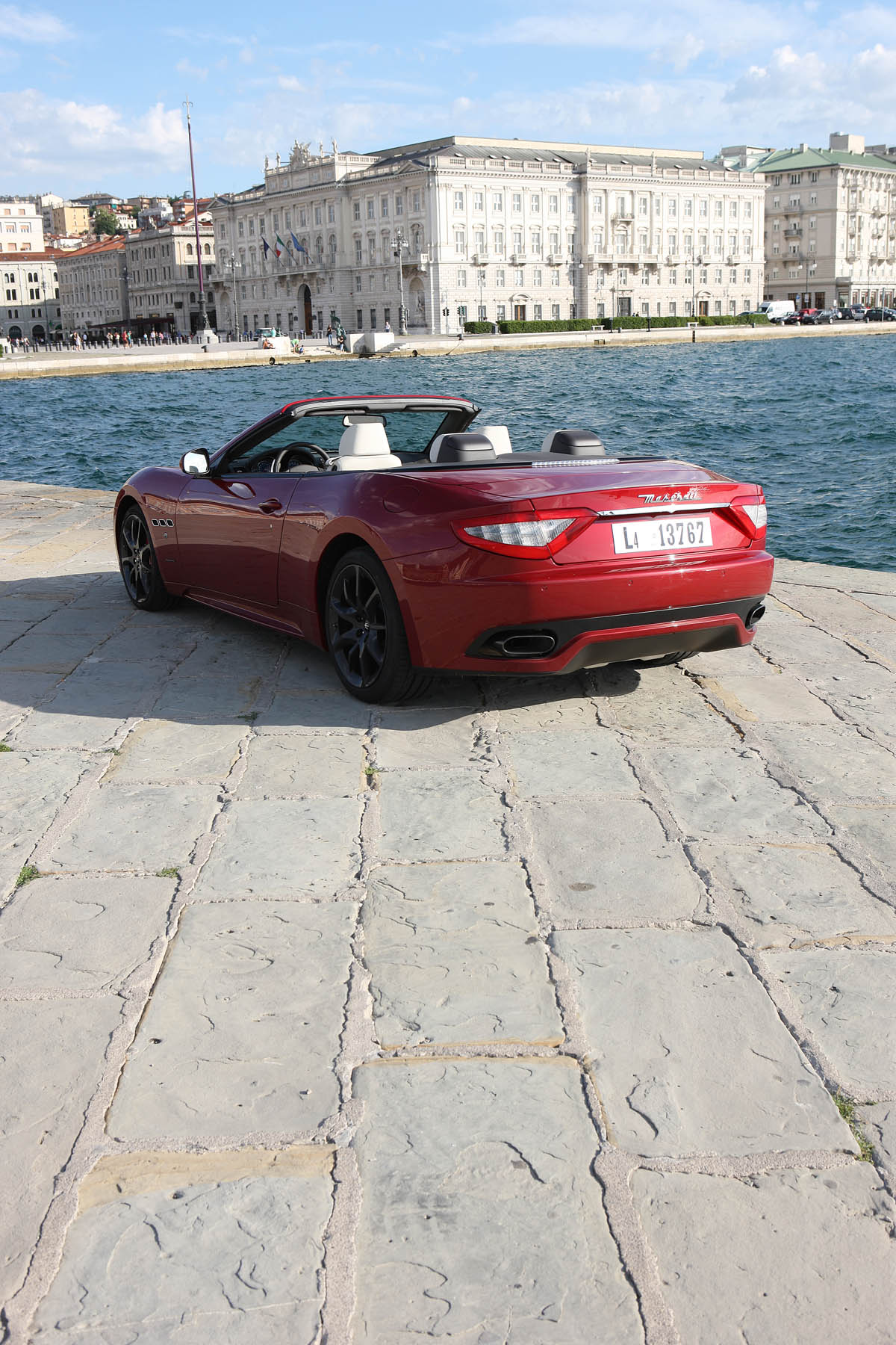 Maserati GranCabrio Sport video review
