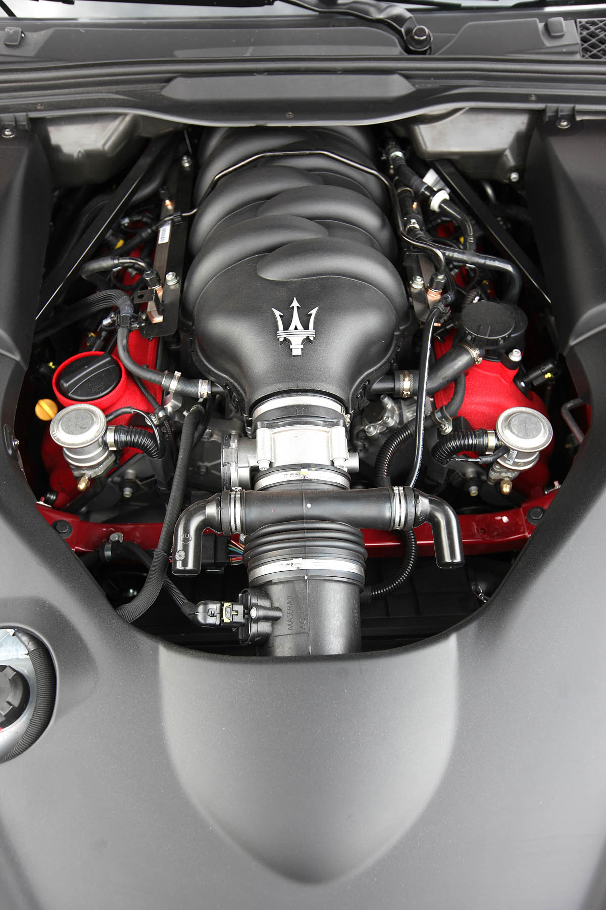 Maserati GranCabrio Sport video review