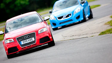 Audi RS3 Sportback v Volvo C30 Polestar drag race video