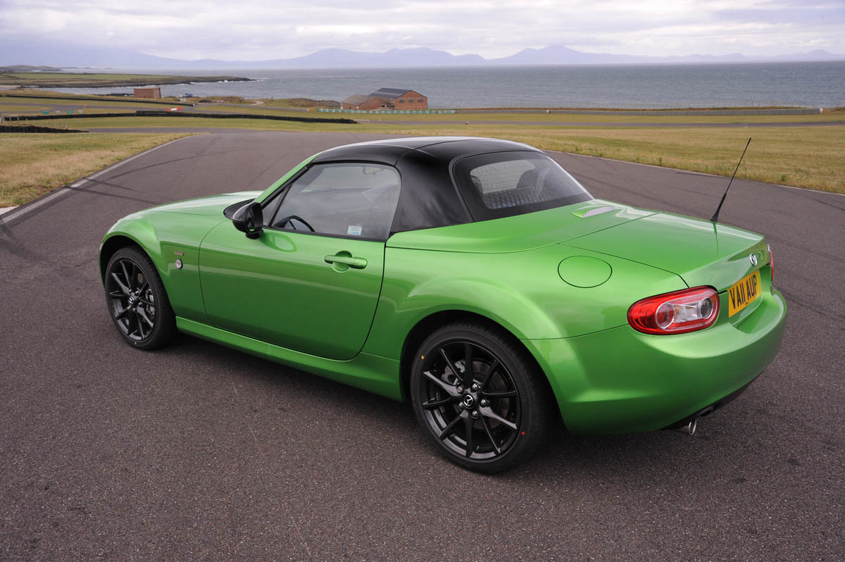 Mazda MX-5 Sport Black roof up