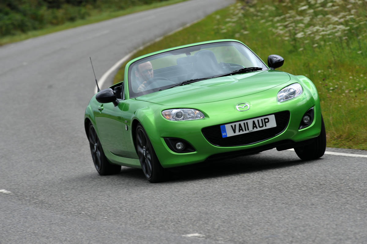 Mazda MX-5 Sport Black cornering