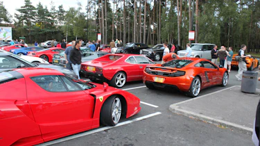 Ferrari Enzo and McLaren MP4-12C