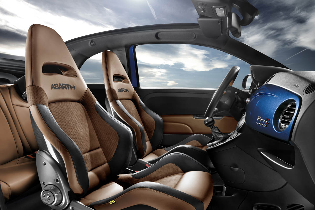 Abarth 500 Cabrio Italia interior