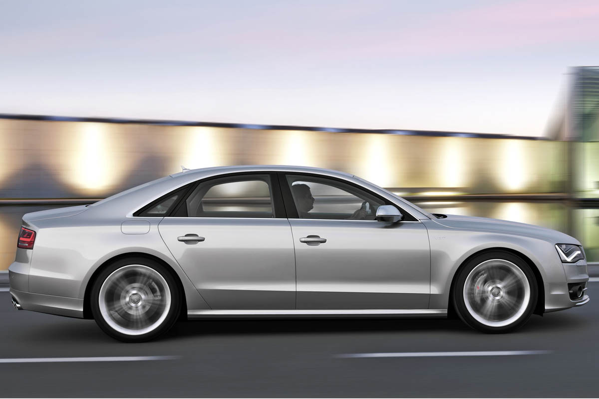 Audi S8 quattro