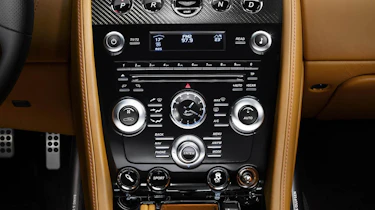Aston Martin DBS Carbon Edition