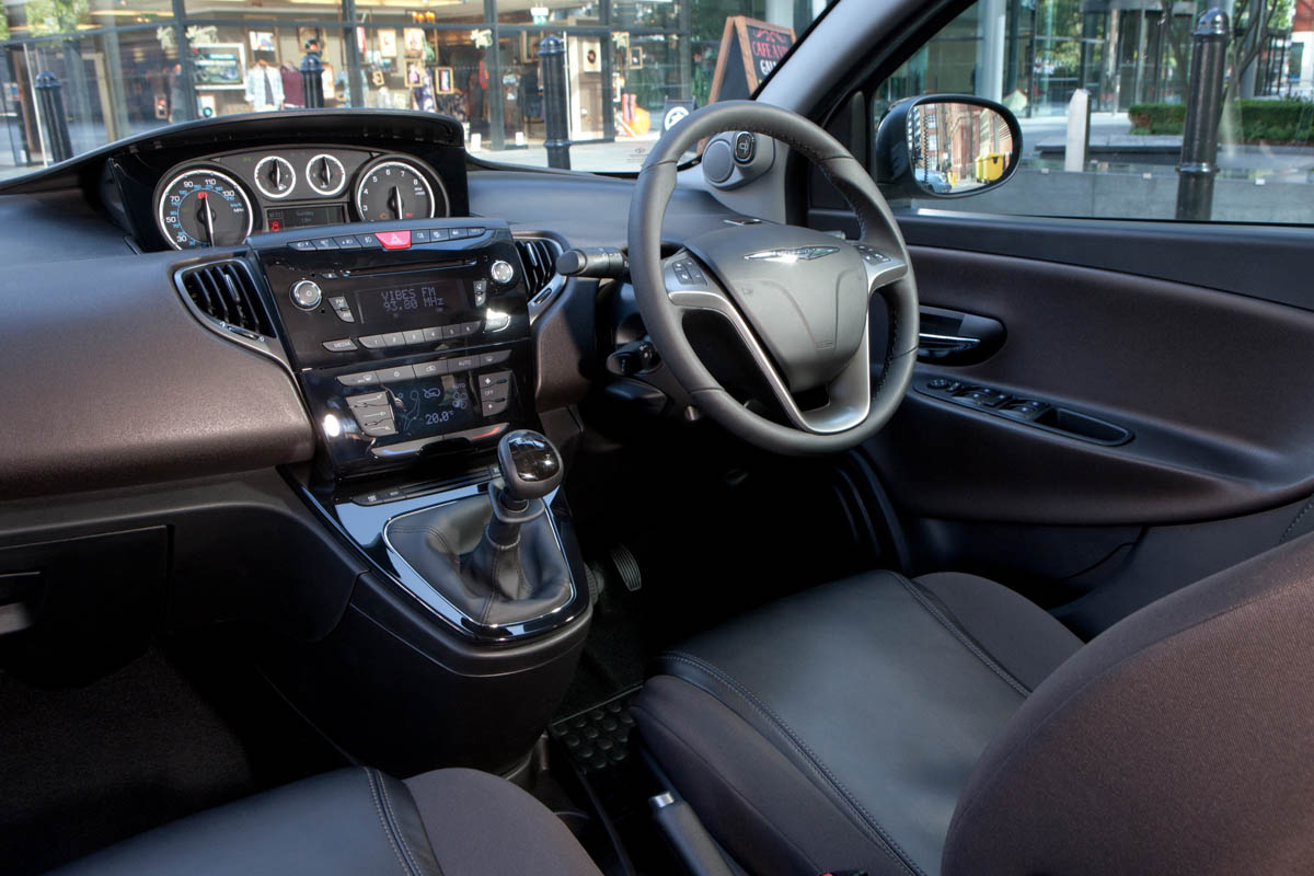 Chrysler Ypsilon 0.9 TwinAir interior