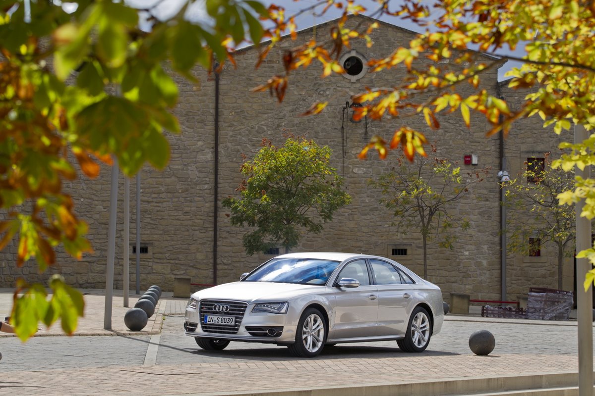 Audi S8