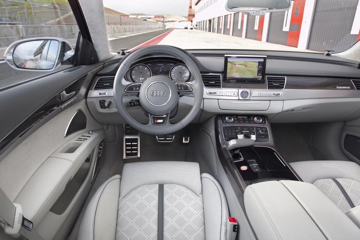 Audi S8