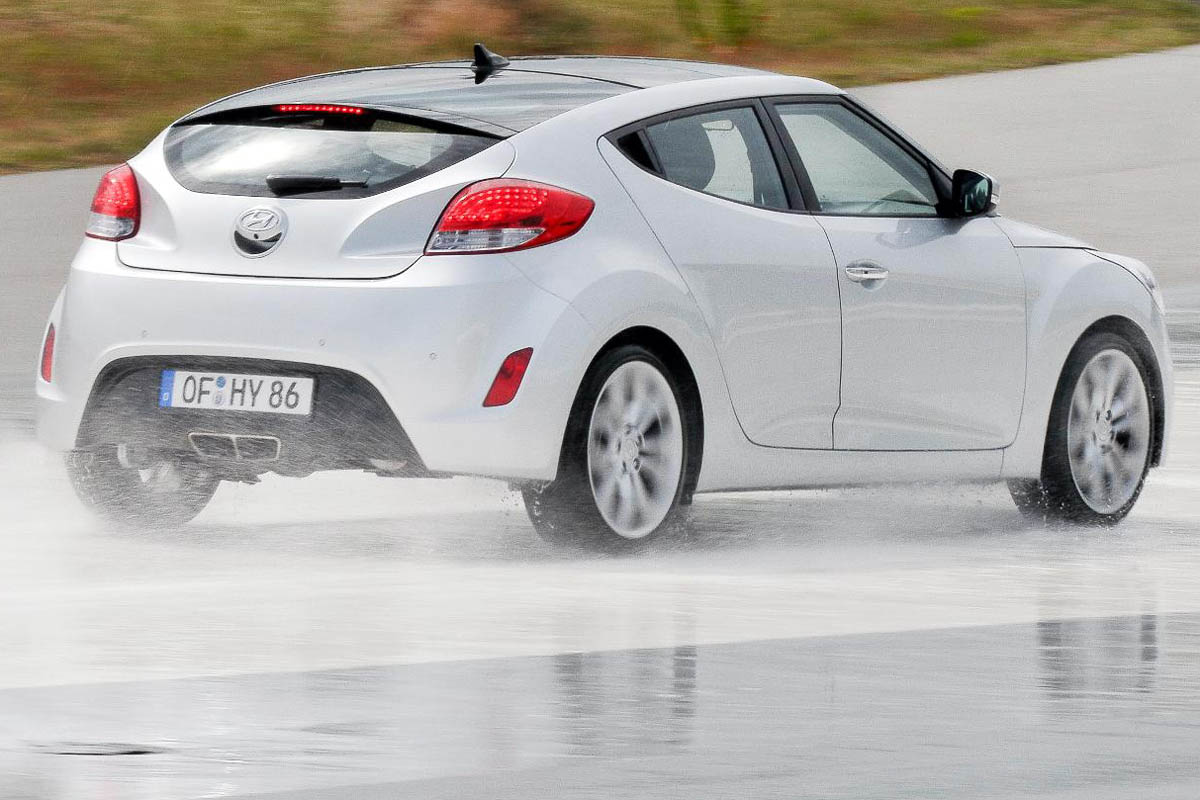 Hyundai Veloster coupe prices and specs