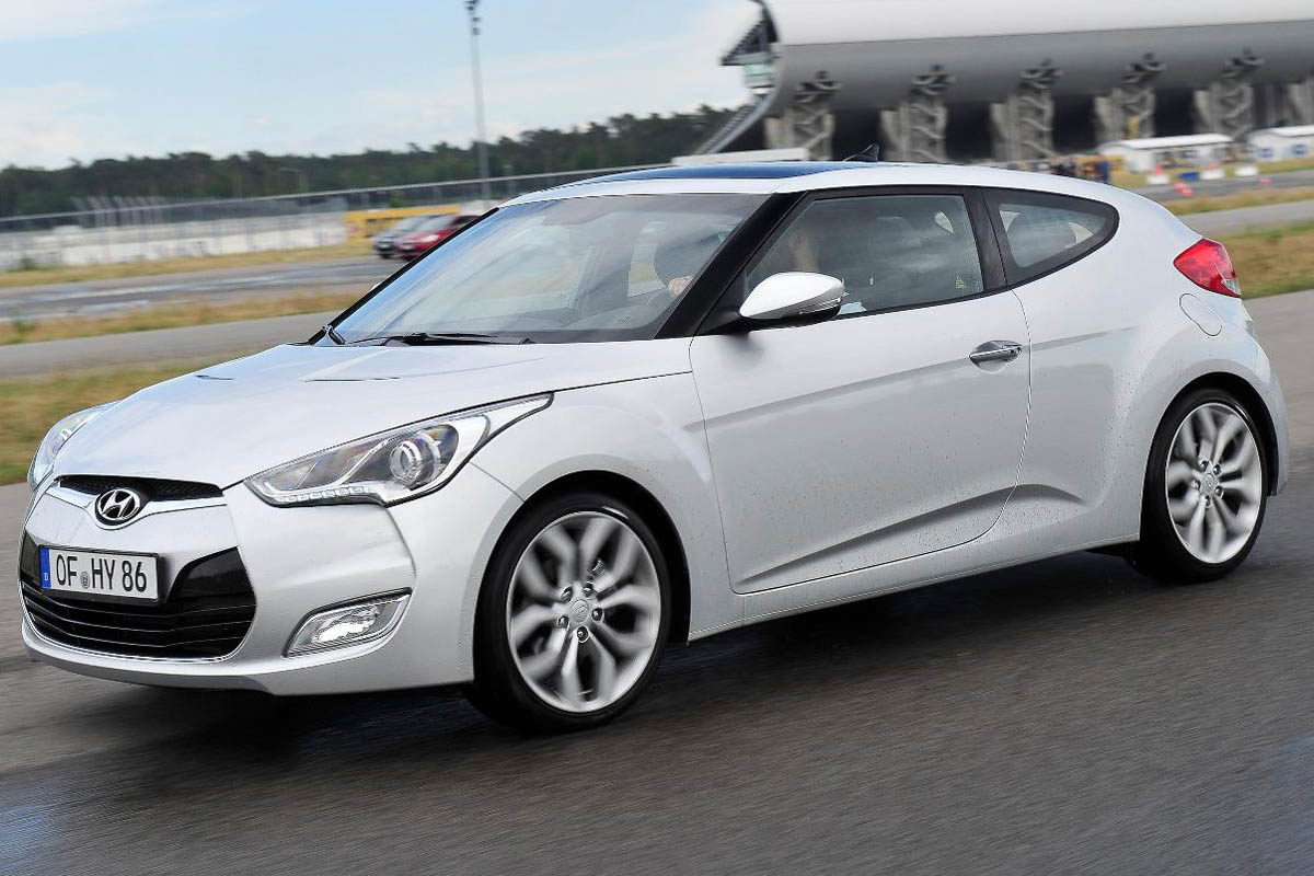 Hyundai Veloster coupe prices and specs