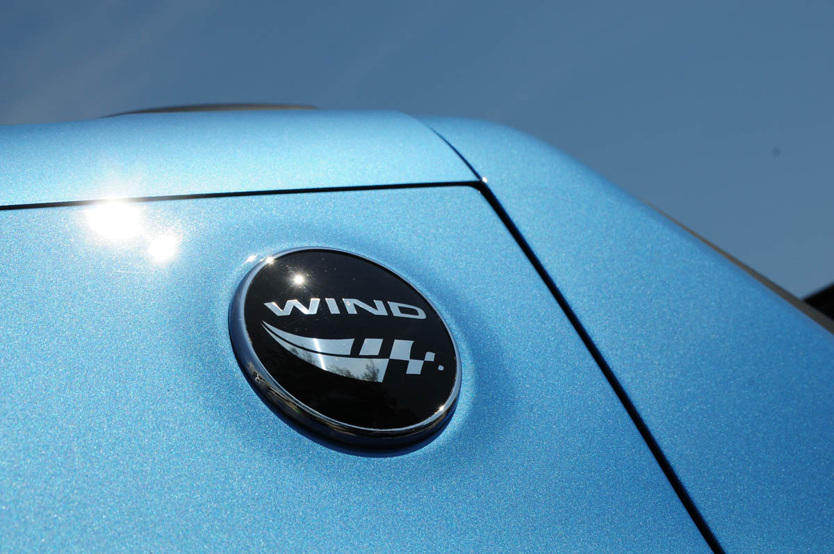 Renault Wind badge